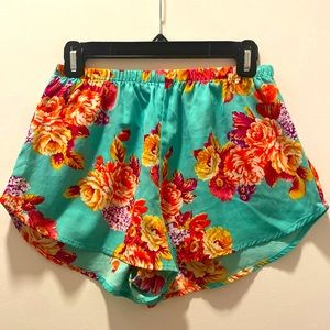 Floral Shorts, Cinched Waist, Flowing/ Loose Fit, LG (Fits M)